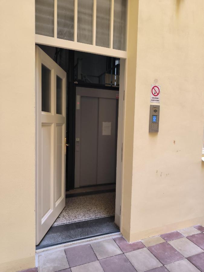 Apartamento Exclusive Apartman Prague Jecna Exterior foto